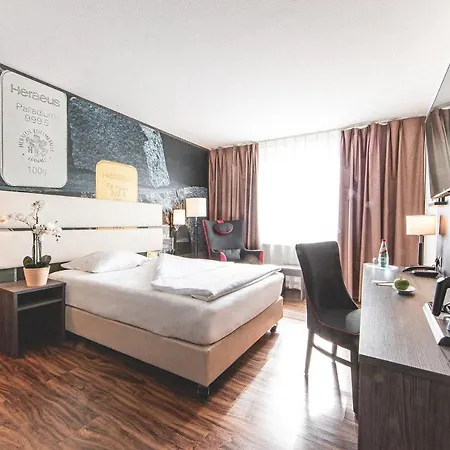 Plaza Hotel 3*