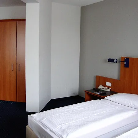 Hotel Plaza 4*